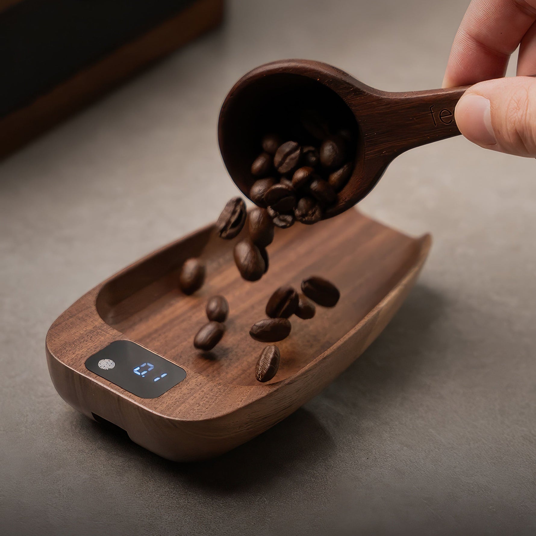 Walnut Wood Coffee Scale for Espresso Lastaforest