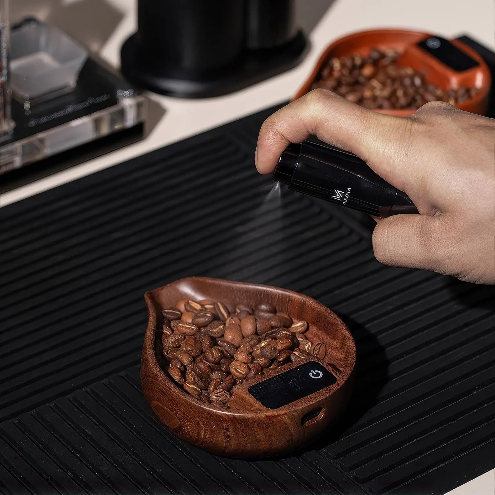 Electronic Walnut Coffee Scale With Leaf Shade Lastaforest